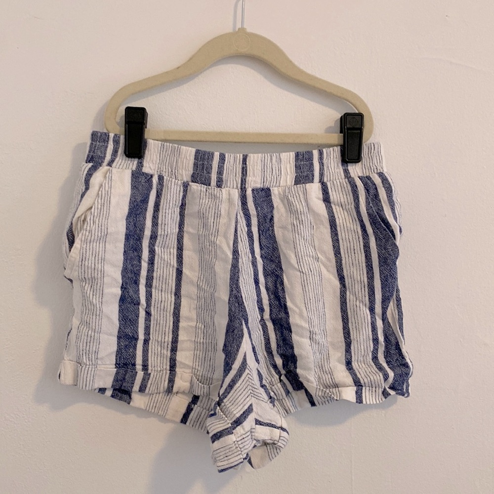 | Blue & White Striped Shorts | Forever 21 | Women’s Size S |